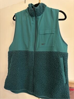 Reebok Sherpa Fleece Vest – Teal Green – Size Medium